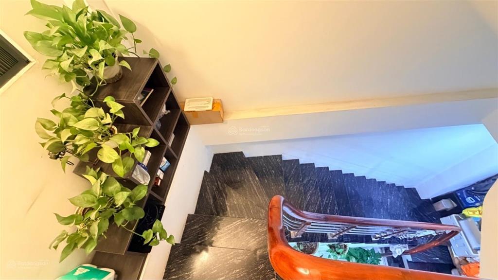 Trung tâm phúc lợi, long biên, nhà mới full nội thất, ngõ thông thoáng, gara ô tô vf3, ở ngay!
