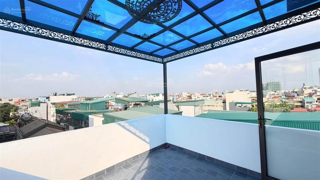 6 tầng thang máy, gara ô tô, tặng full nội thất, gần chợ, trường học các cấp