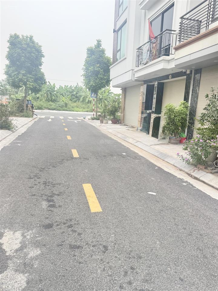 Tái định cư việt hưng, long biên, phân lô vỉa hè ô tô tránh, dt 30/37m, 2 mặt thoáng trước sau