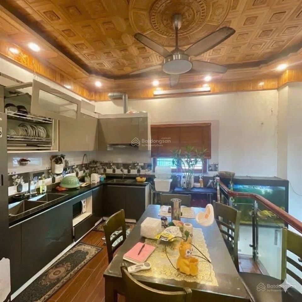 Giảm sốc 1 tỷ, ninh hiệp 5 tầng x 50m view hồ, kinh doanh, ô tô tránh, nội thất xịn xò