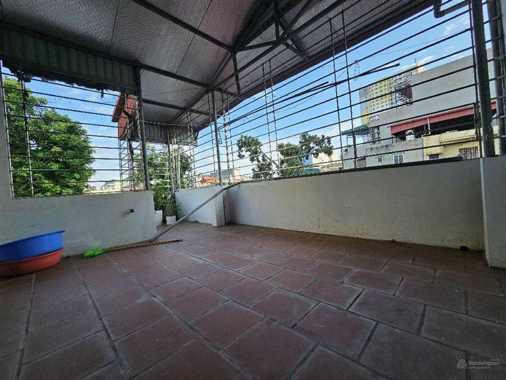 Bán nhà 5 tầng trương định cách mặt phố 30m, không qh