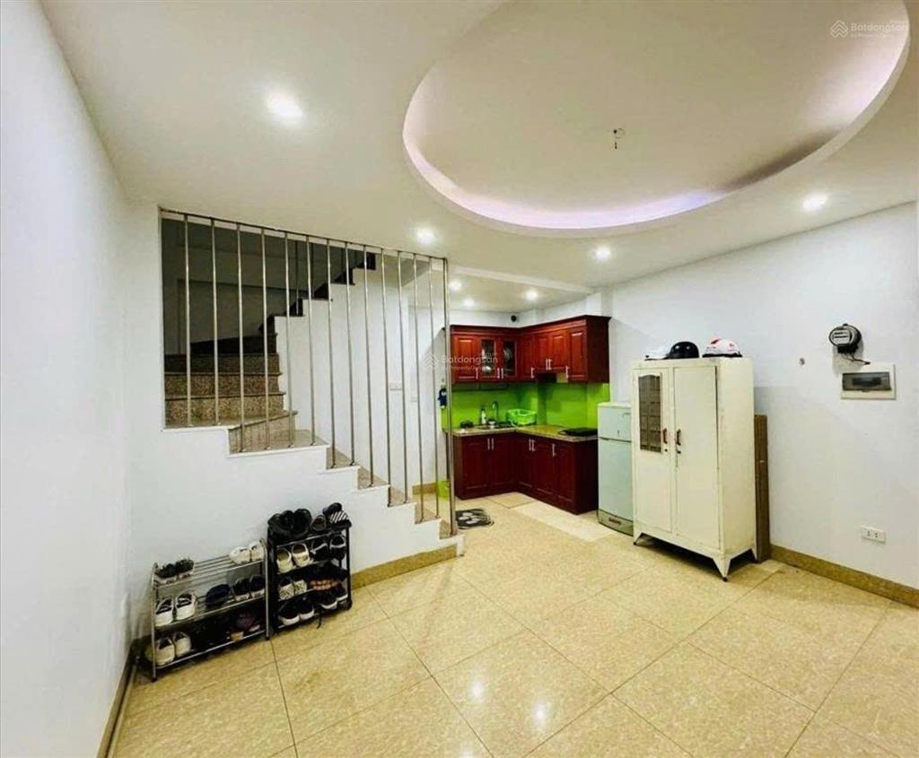 Bán nhà 5 tầng trương định cách mặt phố 30m, không qh