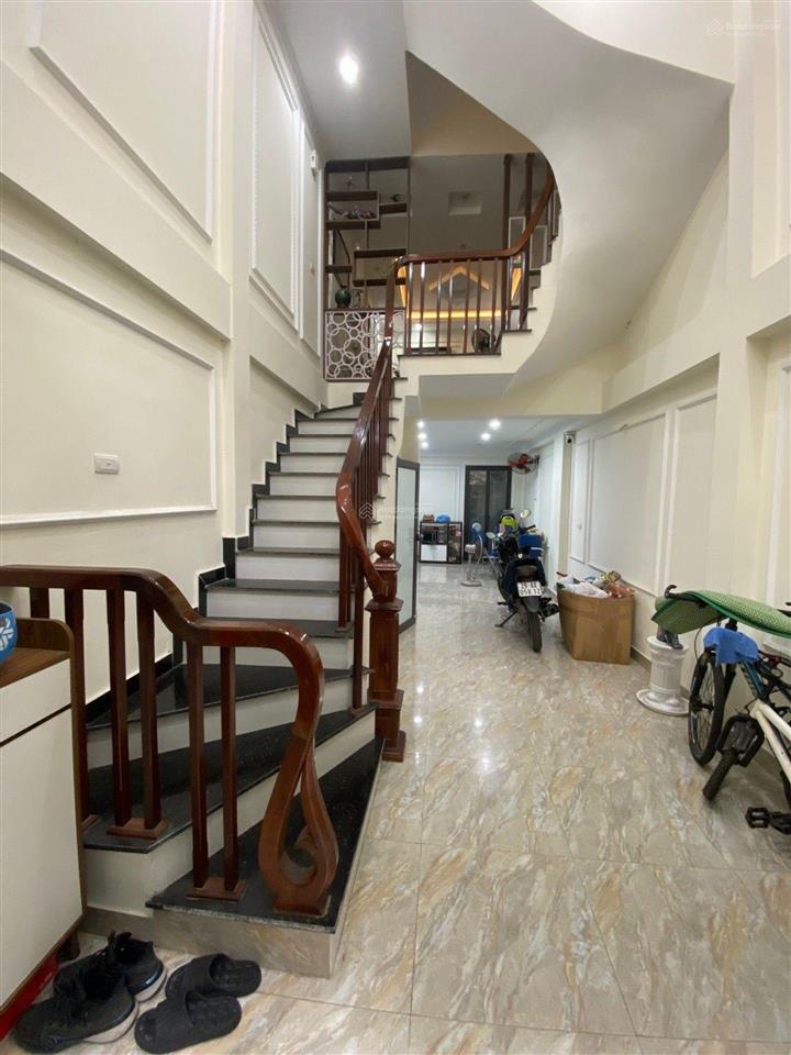 Bán nhà tứ hiệp 38m2 hơn 6 tỷ 5 tầng