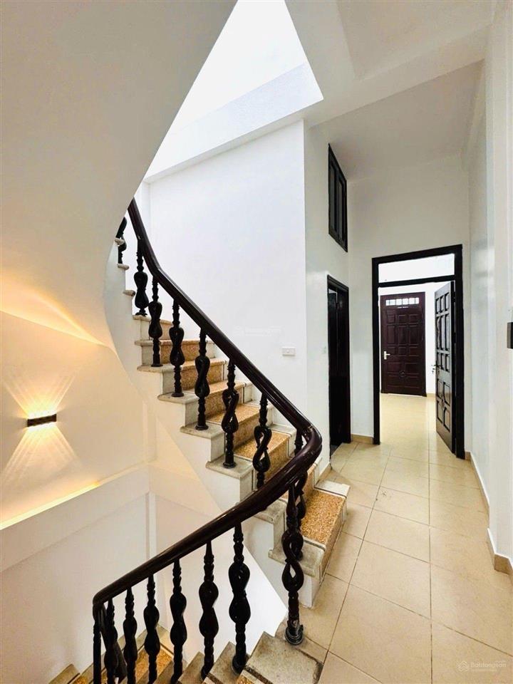 Bán nhà đền lừ 45m2 gara ô tô, ngõ thông kinh doanh 11 tỷ hơn