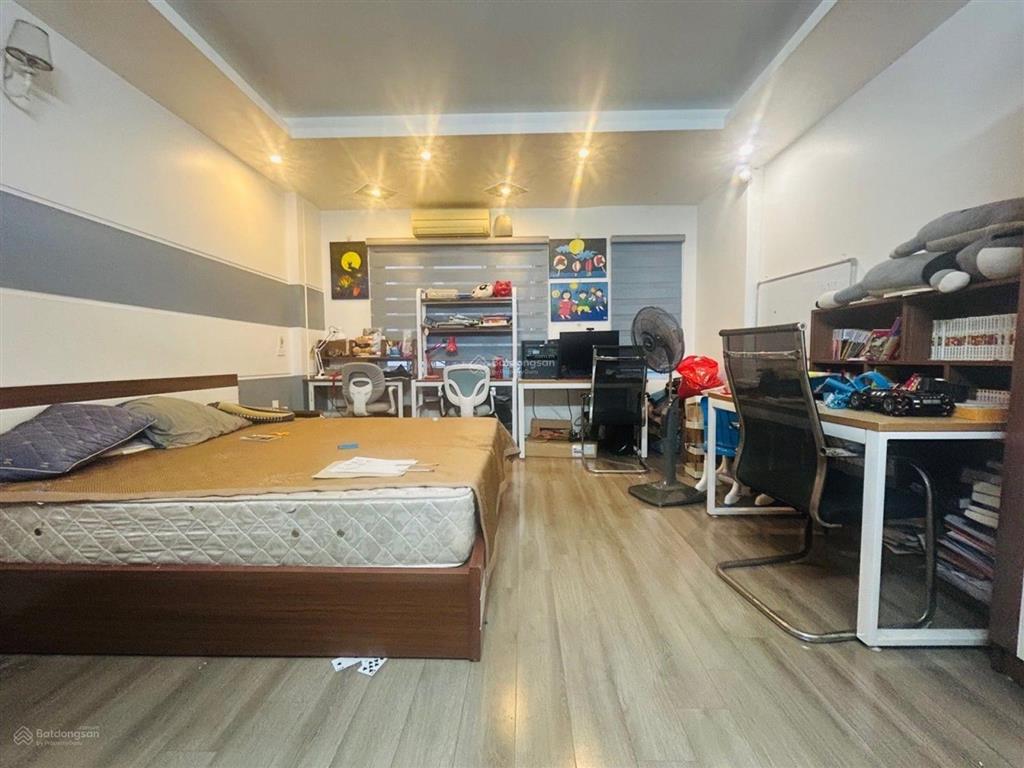 Bán nhà mai động 33m2 7 tỷ còn thương lượng
