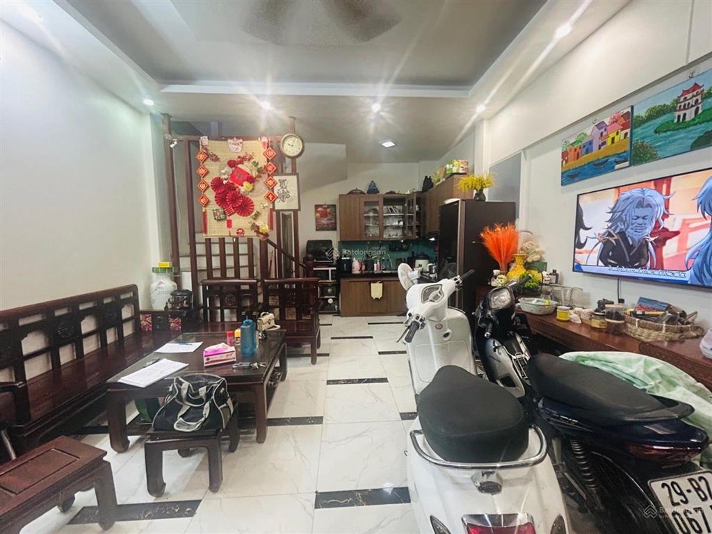 Bán nhà mai động 33m2 7 tỷ còn thương lượng