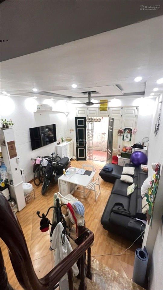 Bán nhà đền lừ 33m2 giá 7 tỷ cách hồ 50 m.