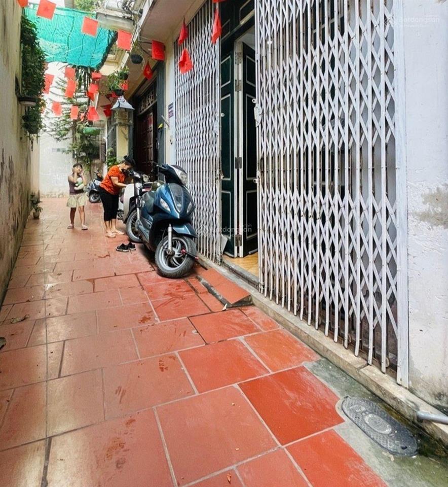Bán nhà đền lừ 33m2 giá 7 tỷ cách hồ 50 m.