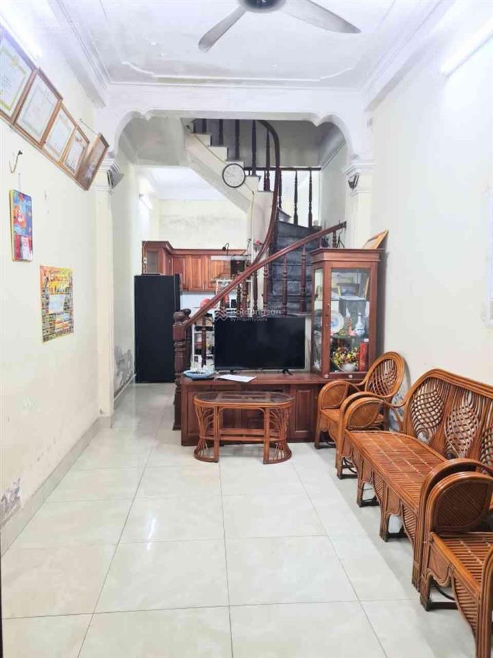 Bán nhà minh khai 38m2 hơn 6 tỷ, sổ đỏ cc không qh.