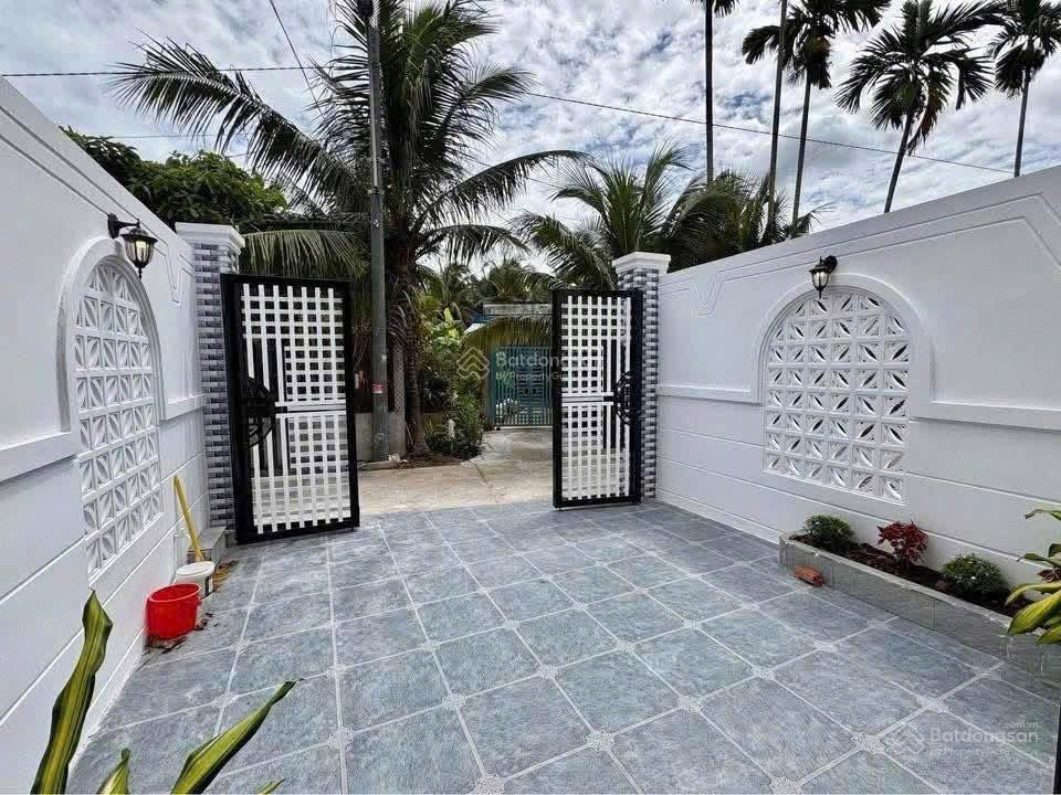 Tôi chính chủ, bán gấp căn nhà sổ hồng riêng giá 2 tỷ 100 thương lượng, cho thuê tháng 7tr