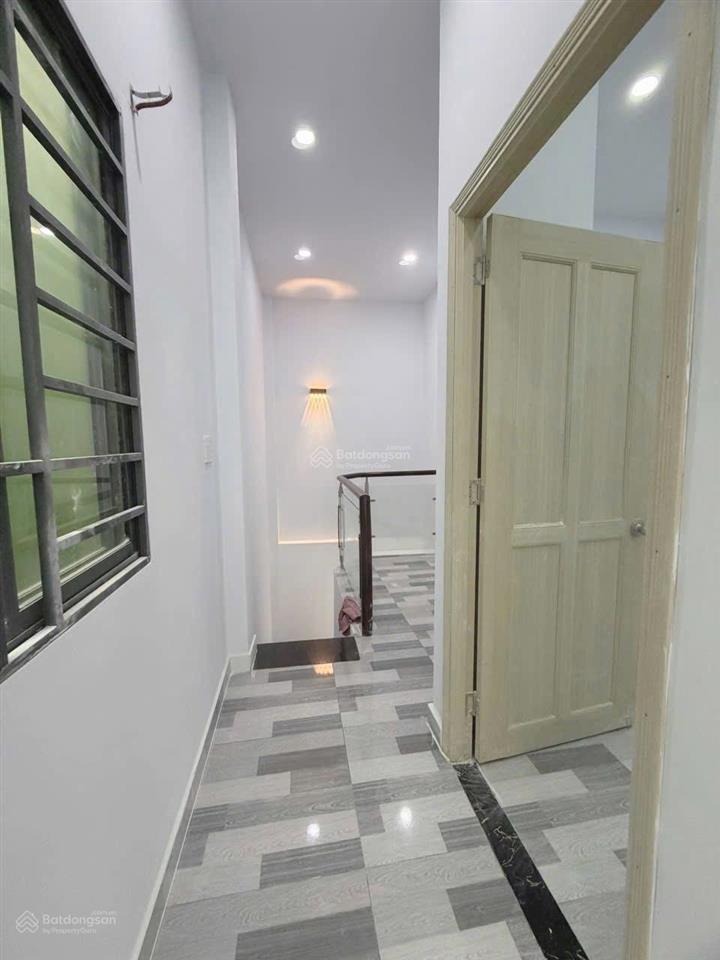 Nhà hẻm xe hơi, cho thuê tháng 11tr full nội thất, giá 2 tỷ 800 thương lượng, nhà có sổ hồng riêng