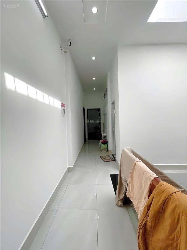 Bán gấp nhà chính chủ giá 1 tỷ 650 sổ hồng riêng, chủ cho thuê tháng 10 triệu, bao quy hoạch