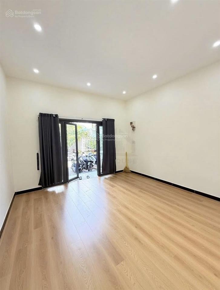 Bán nhà mới sổ hồng riêng hoàn công đầy đủ giá 1 tỷ 650 không quy hoạch tranh chấp