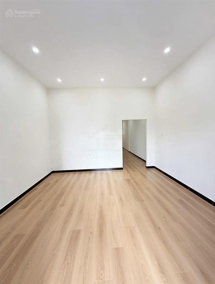 Bán nhà mới sổ hồng riêng hoàn công đầy đủ giá 1 tỷ 650 không quy hoạch tranh chấp