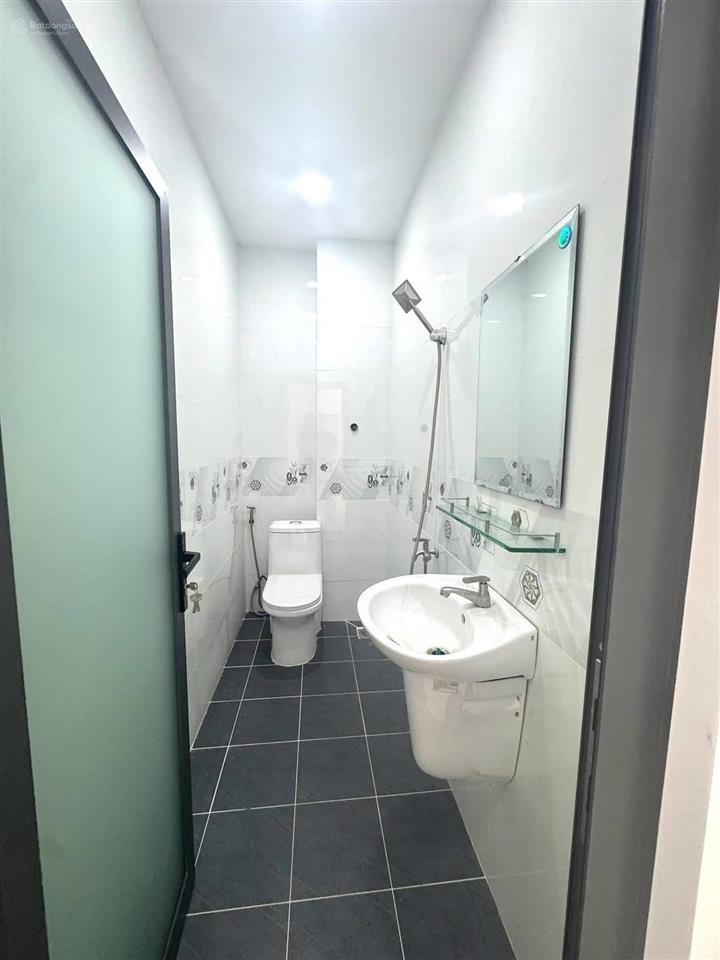 Bán nhà sổ hồng riêng cho thuê tháng 7 triệu, giá 1 tỷ 450 hoàn công đầy đủ, không quy hoạch