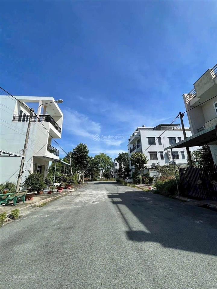 Chính chủ bán miếng đất thổ cư 85m2 giá 1 tỷ 350 thương lượng, sổ hồng riêng, đất đầu tư, ở đều đc
