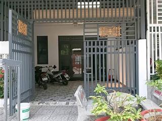 Trả trước 250 triệu công chứng nhà shr giá 1 tỷ 500 vay 0 lãi 2 năm đầu sát chợ hưng long tp hcm