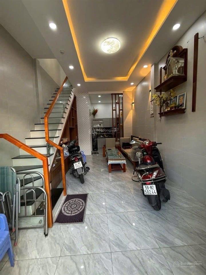 Bán nhà đang cho thuê 10tr5 tháng giá 1 tỷ 780 thương lượng, sổ hồng riêng cách bến xe q8 15p
