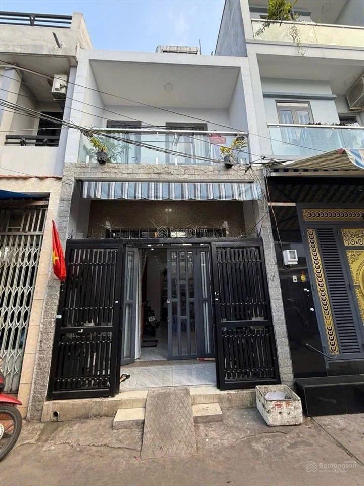 Bán nhà đang cho thuê 10tr5 tháng giá 1 tỷ 780 thương lượng, sổ hồng riêng cách bến xe q8 15p