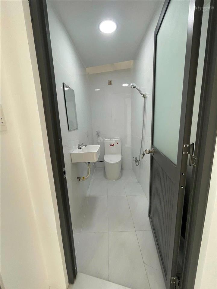 Nhà ngay chợ phú lợi quận 8 giá 1 tỷ 800 sổ hồng riêng, cho thuê tháng 10 triệu, công chứng nhanh