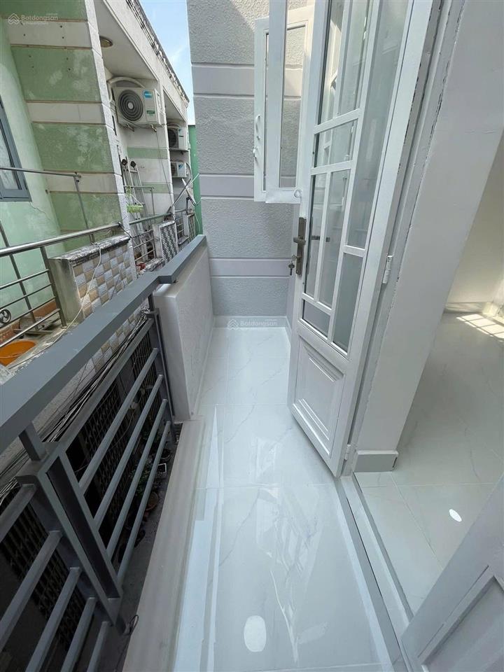 Nhà ngay chợ phú lợi quận 8 giá 1 tỷ 800 sổ hồng riêng, cho thuê tháng 10 triệu, công chứng nhanh