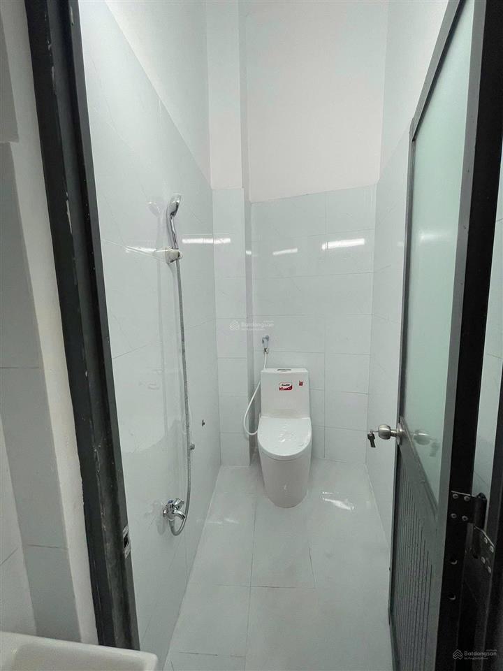 Nhà ngay chợ phú lợi quận 8 giá 1 tỷ 800 sổ hồng riêng, cho thuê tháng 10 triệu, công chứng nhanh