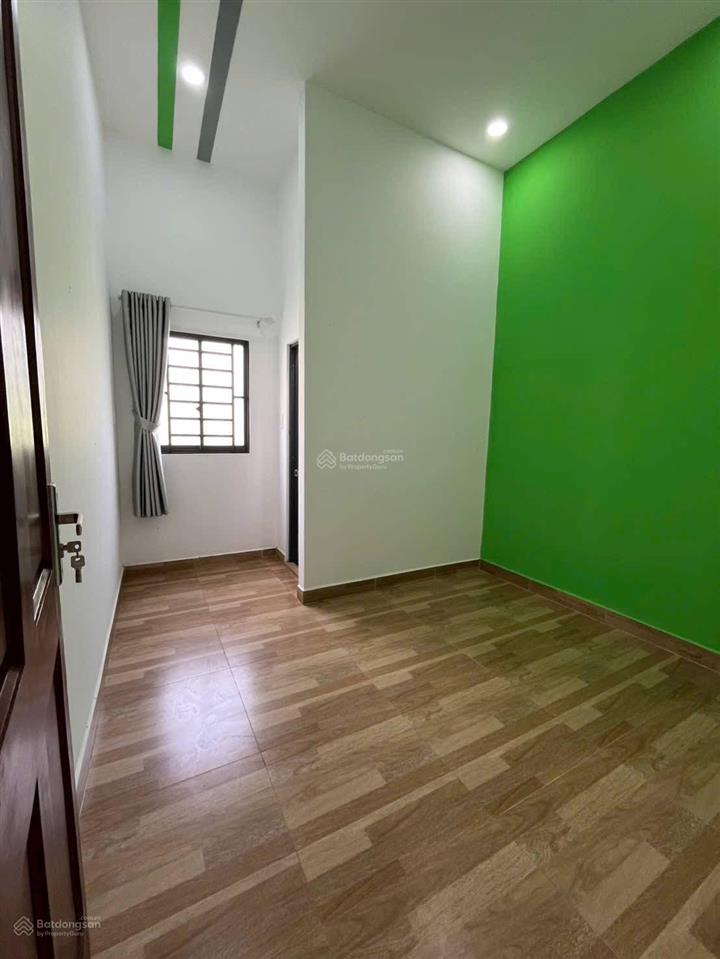 Hỗ trợ vay miễn lãi 12 tháng, nhà bán giá 2 tỷ 050. sổ hồng riêng hoàn công đầy đủ, cho thuê 6tr/th