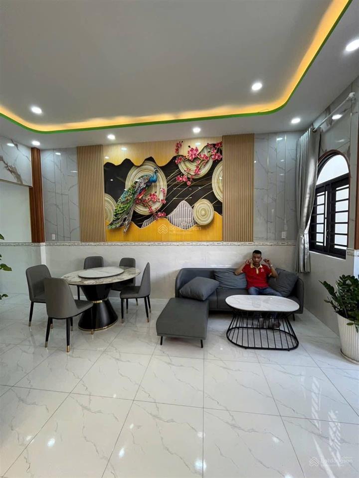 Hỗ trợ vay miễn lãi 12 tháng, nhà bán giá 2 tỷ 050. sổ hồng riêng hoàn công đầy đủ, cho thuê 6tr/th