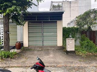 Bán đất tặng nhà tiền chế 5x20 giá 1,8 tỷ thương lượng, sổ hồng riêng gần bến xe q8, đường xe hơi