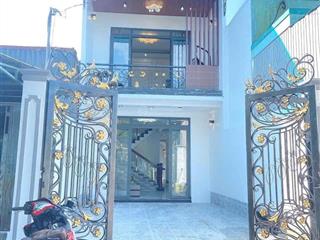 Bán lỗ giá 1 tỷ 050 nhà sổ hồng riêng, nhà cho thuê tháng 11 triệu, trả trước 200 triệu, giá còn tl