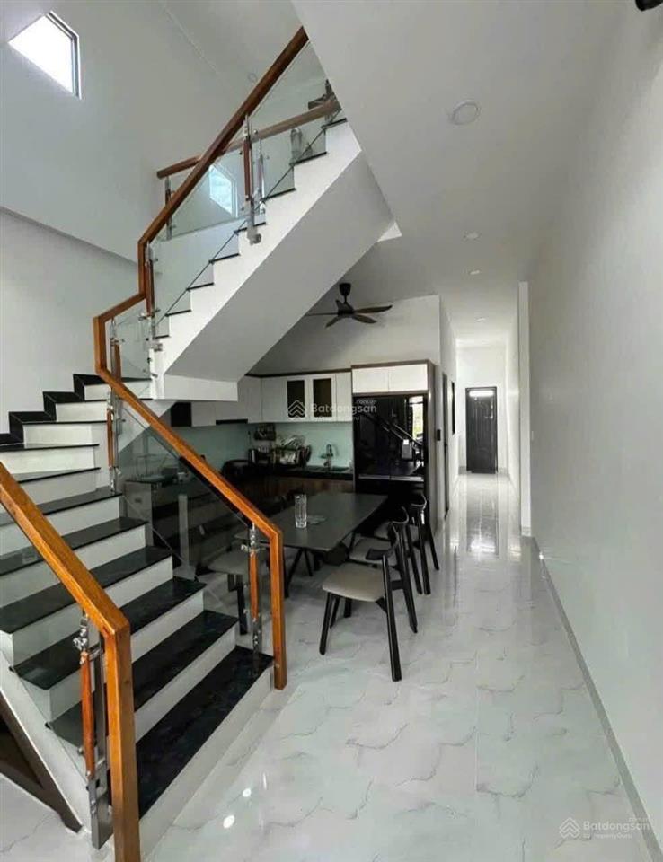 Hàng ngon công chứng liền, nhà giá 1 tỷ 750 còn thương lượng, sổ hồng riêng đang cho thuê 12tr/th