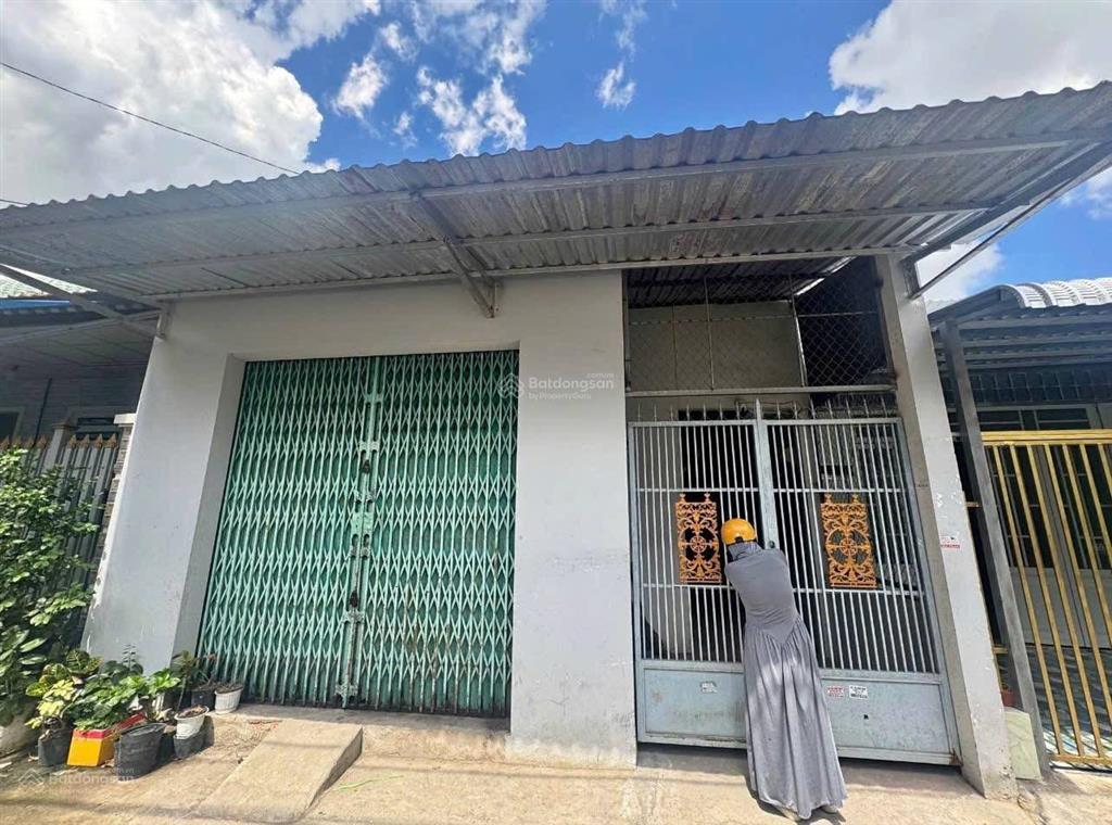 Bán dãy trọ đang cho thuê 5 phòng 1 kiot thu nhập tháng 12 triệu giá 1 tỷ 200 sổ hồng riêng