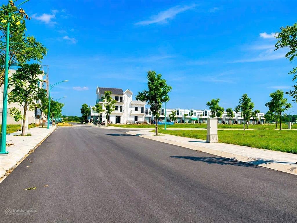 Giảm thêm 100 triệu nửa công chứng nhanh miếng đất full thổ cư giá 2 tỷ 160, sổ hồng riêng