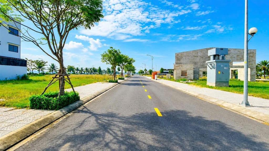 Giảm thêm 100 triệu nửa công chứng nhanh miếng đất full thổ cư giá 2 tỷ 160, sổ hồng riêng