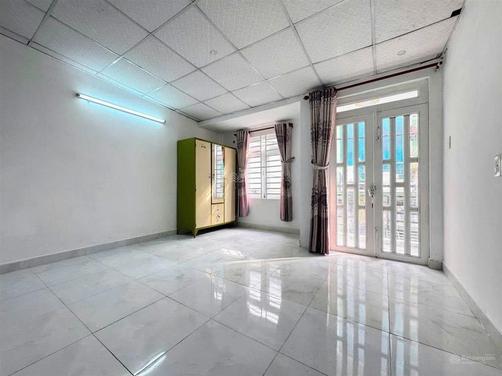 Nhà cách sân bay 30p, giá không phát sinh 1 tỷ 740, giảm thêm 70 triệu công chứng ngay, nhà shr
