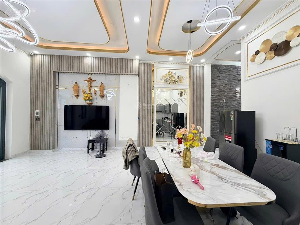 Chú thơ cà mau cần bán gấp nhà 2 tỷ 350, hỗ trợ trả góp tháng 8 triệu, nhà shr không quy hoạch