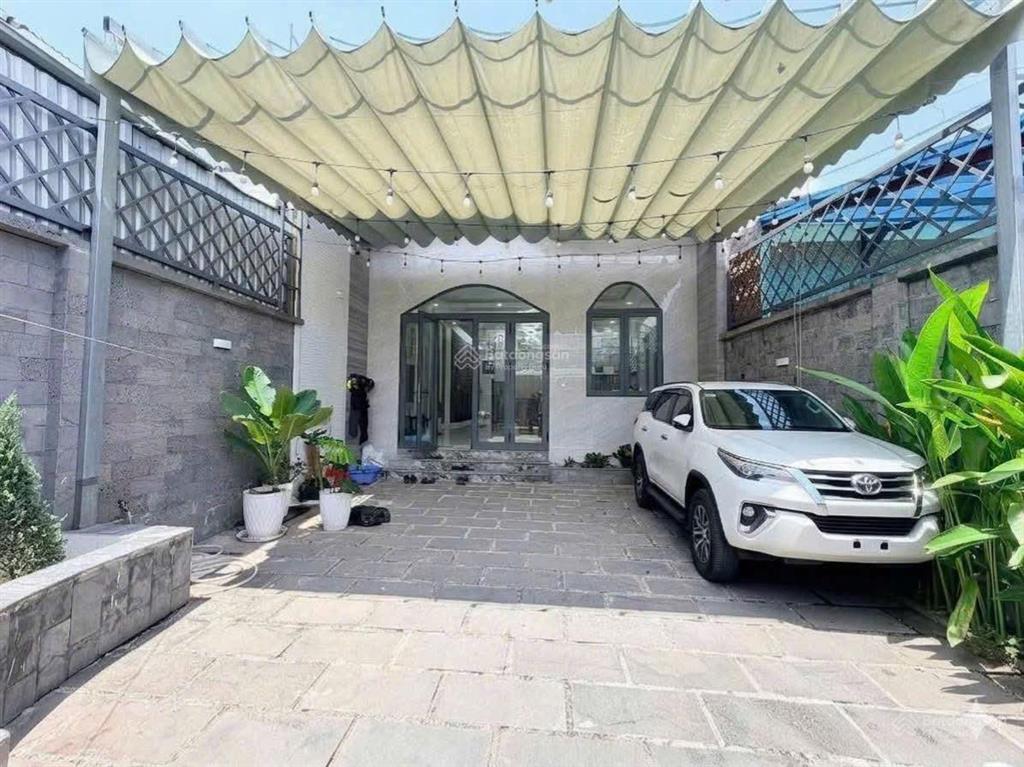 Chú thơ cà mau cần bán gấp nhà 2 tỷ 350, hỗ trợ trả góp tháng 8 triệu, nhà shr không quy hoạch
