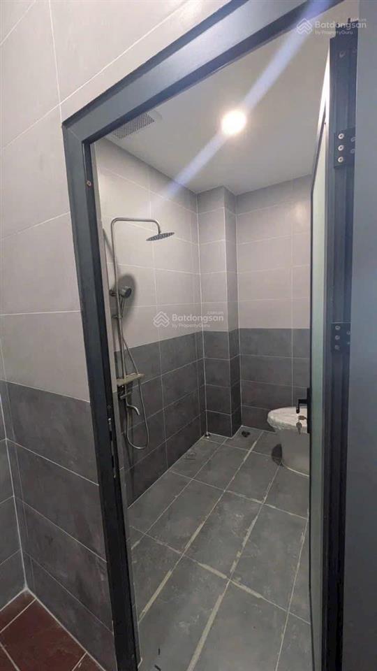 Bán gấp nhà mt kinh doanh giá 980 triệu, cho thuê tháng 7tr5, trả trước 200 triệu công chứng, shr