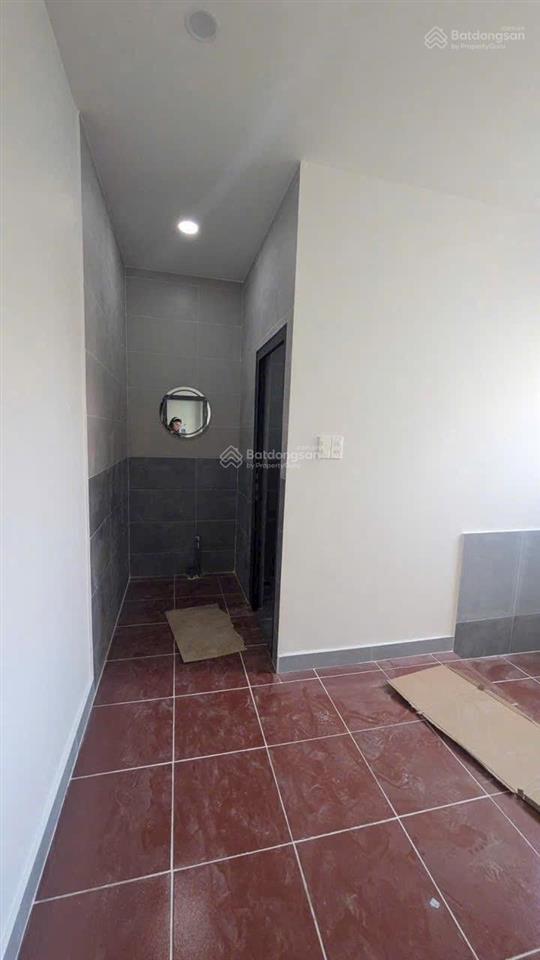 Bán gấp nhà mt kinh doanh giá 980 triệu, cho thuê tháng 7tr5, trả trước 200 triệu công chứng, shr