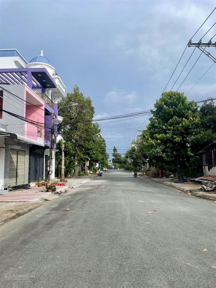Bán gấp nhà mt kinh doanh giá 980 triệu, cho thuê tháng 7tr5, trả trước 200 triệu công chứng, shr