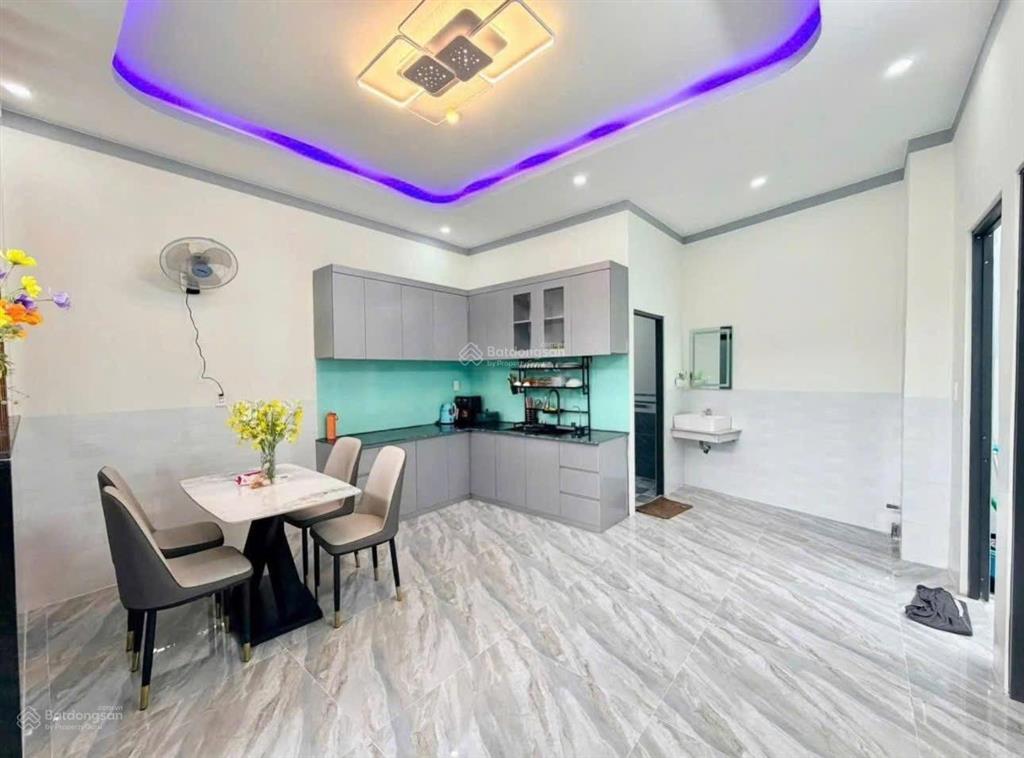 Trả trước 500 triệu sang tên ngay, nhà shr giá 1 tỷ 880 hiện đang cho thuê tháng 12 triệu, giá tl