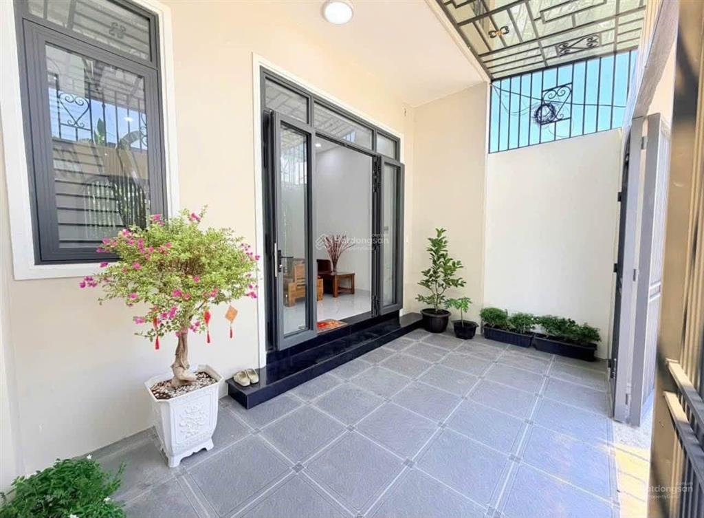 Cách bến xe q8 6km, chính chủ bán gấp giá 1 tỷ 325 không phát sinh, nhà shr cho thuê tháng 13tr
