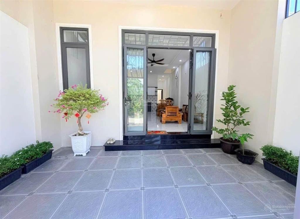Cách bến xe q8 6km, chính chủ bán gấp giá 1 tỷ 325 không phát sinh, nhà shr cho thuê tháng 13tr