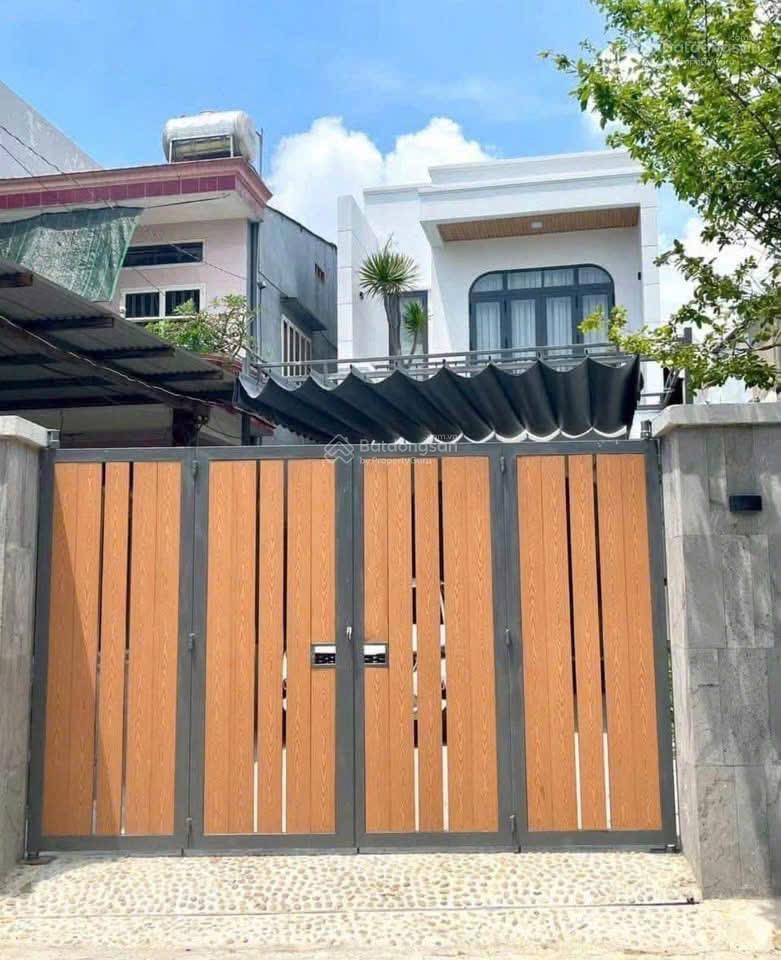 Chính chủ bán nhà sát bến xe q8 giá 2 tỷ 250, giá cho thuê tháng 9 triệu, hỗ trợ vay bank lãi 0%