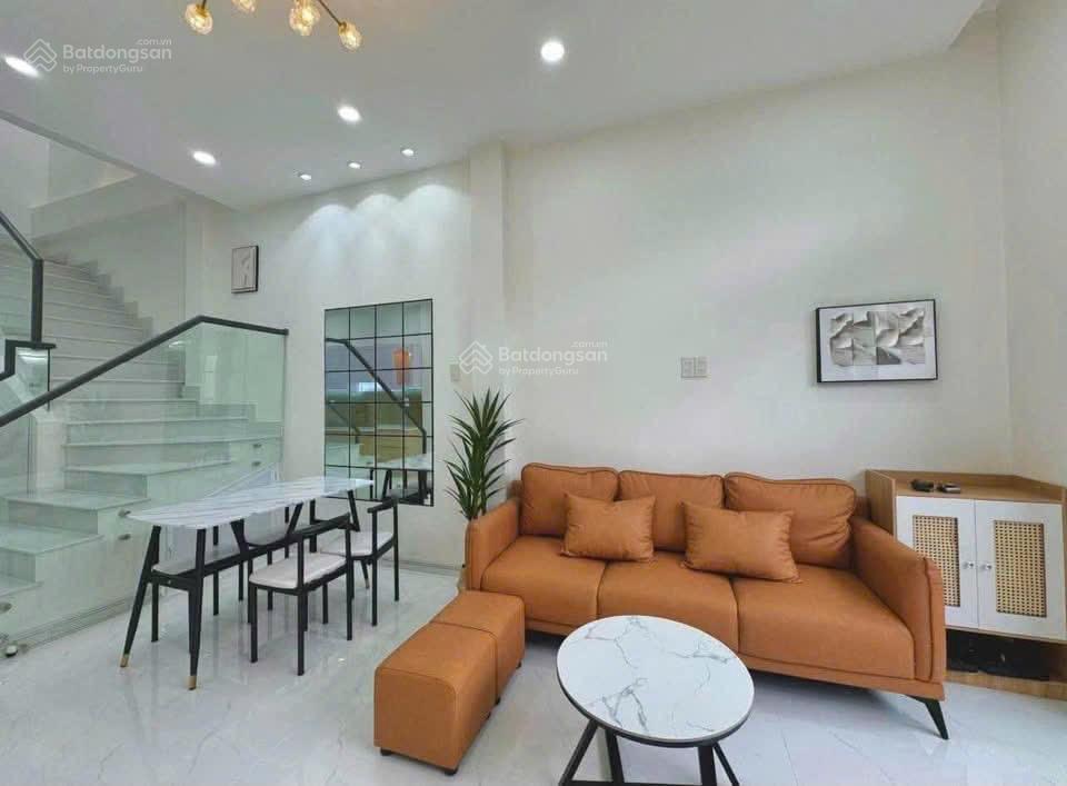 Chính chủ bán nhà sát bến xe q8 giá 2 tỷ 250, giá cho thuê tháng 9 triệu, hỗ trợ vay bank lãi 0%