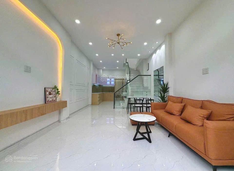 Chính chủ bán nhà sát bến xe q8 giá 2 tỷ 250, giá cho thuê tháng 9 triệu, hỗ trợ vay bank lãi 0%