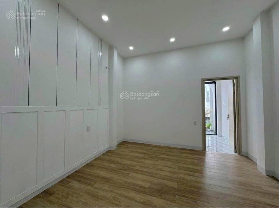 Chính chủ bán nhà sát bến xe q8 giá 2 tỷ 250, giá cho thuê tháng 9 triệu, hỗ trợ vay bank lãi 0%