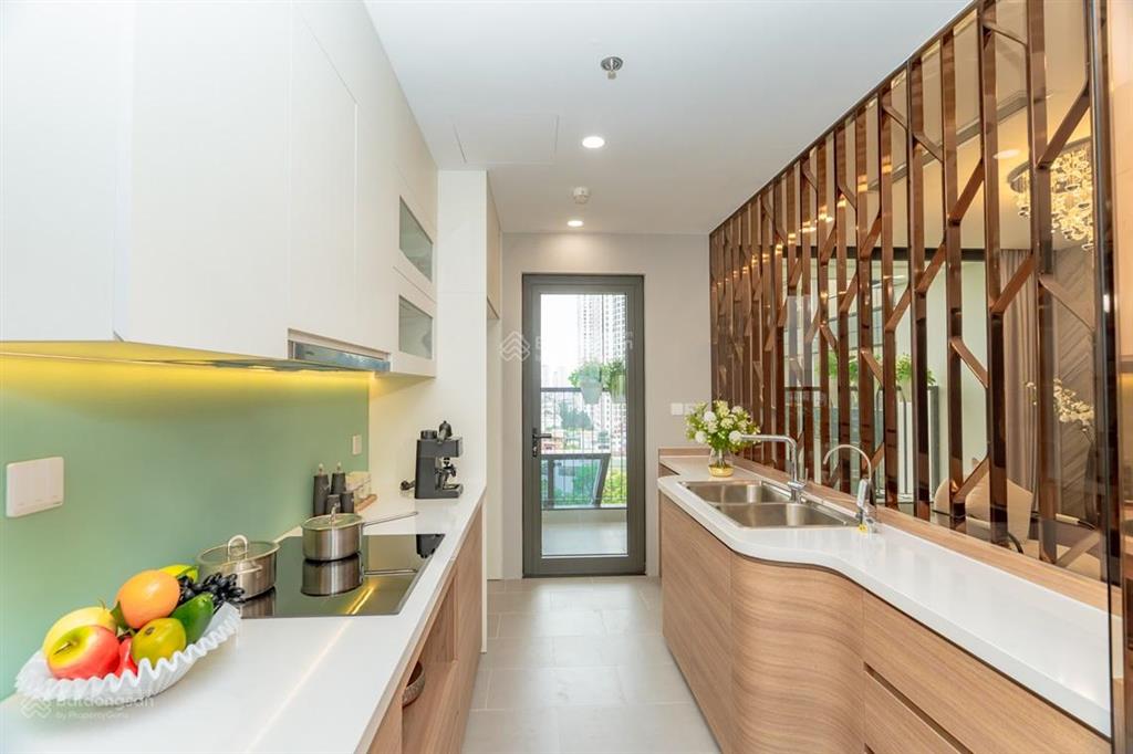 Hiếm cho thuê căn hộ d'capitale, 95m2, 3pn, full nội thất, giá 25 tr/tháng.  0961 352 ***