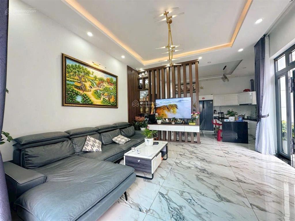 Nhà villa giá tốt đường trịnh hoài đức  p11  đà lạt