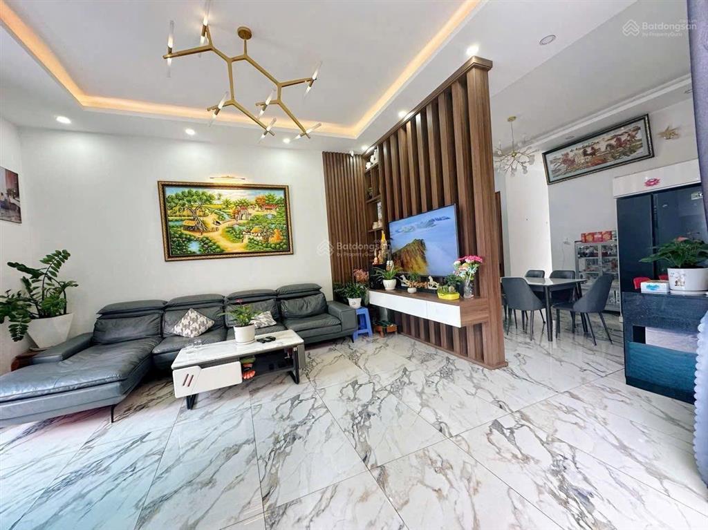 Nhà villa giá tốt đường trịnh hoài đức  p11  đà lạt